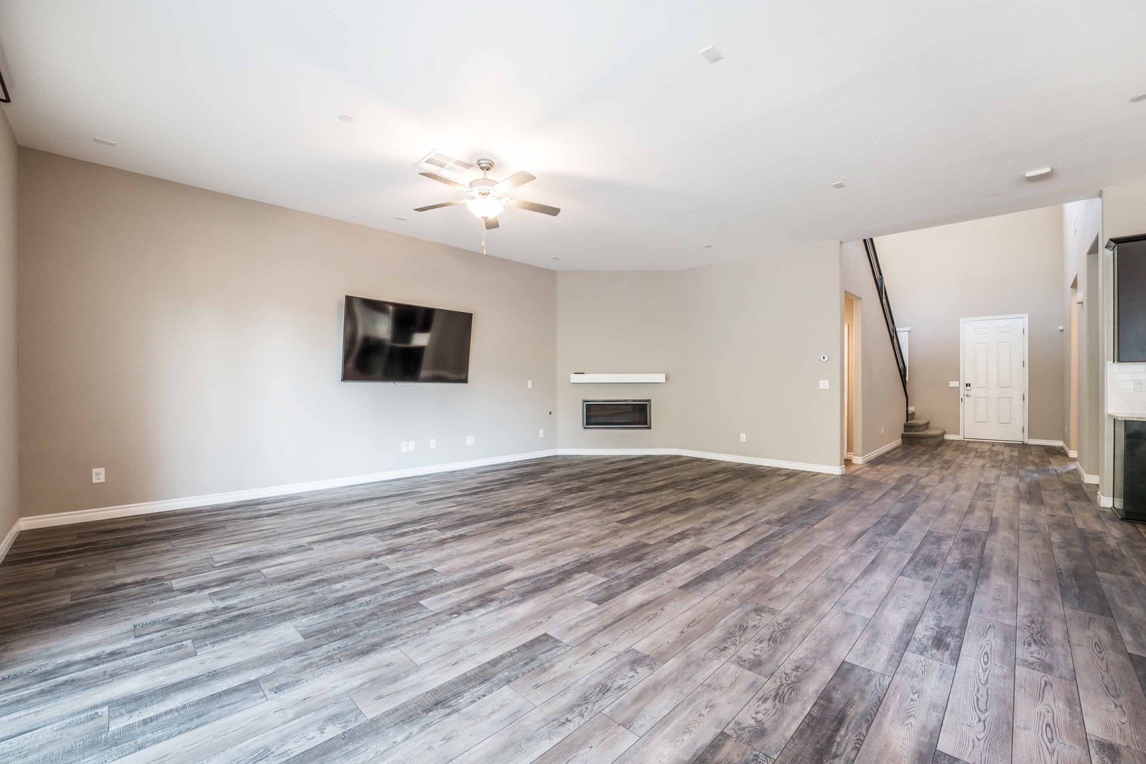 A stunning 4 Bedroom home nestled in the prestigious community in Henderson! – photo 4
