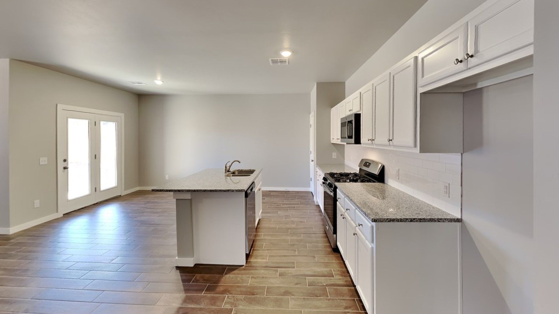 Stunningly Large 4 Bedroom 3 Bathroom 2 Car Garage Home In Oakdale School District Neighborhood Park – photo 5