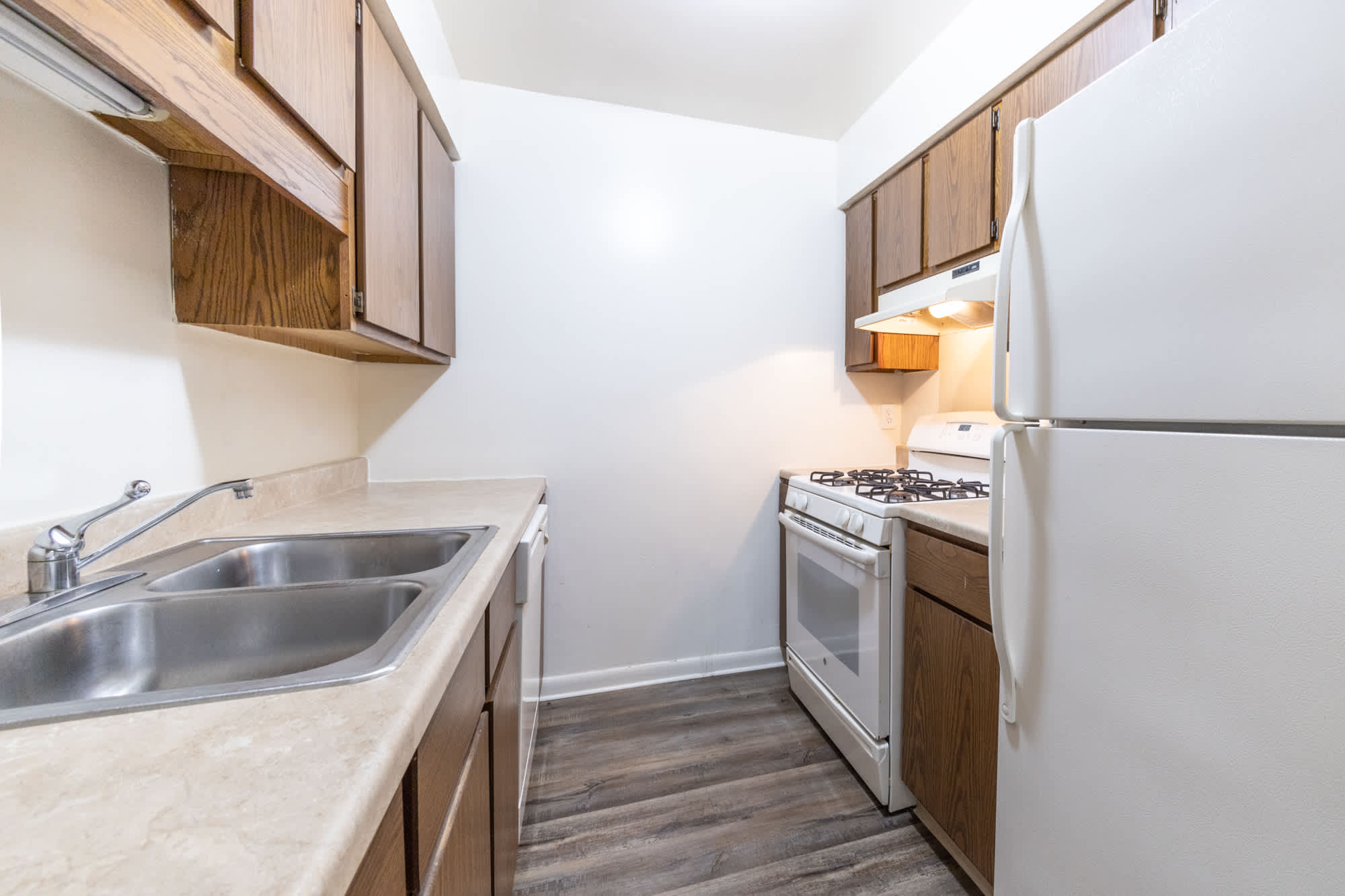 Woodlake Apartments Of Indianapolis – photo 1