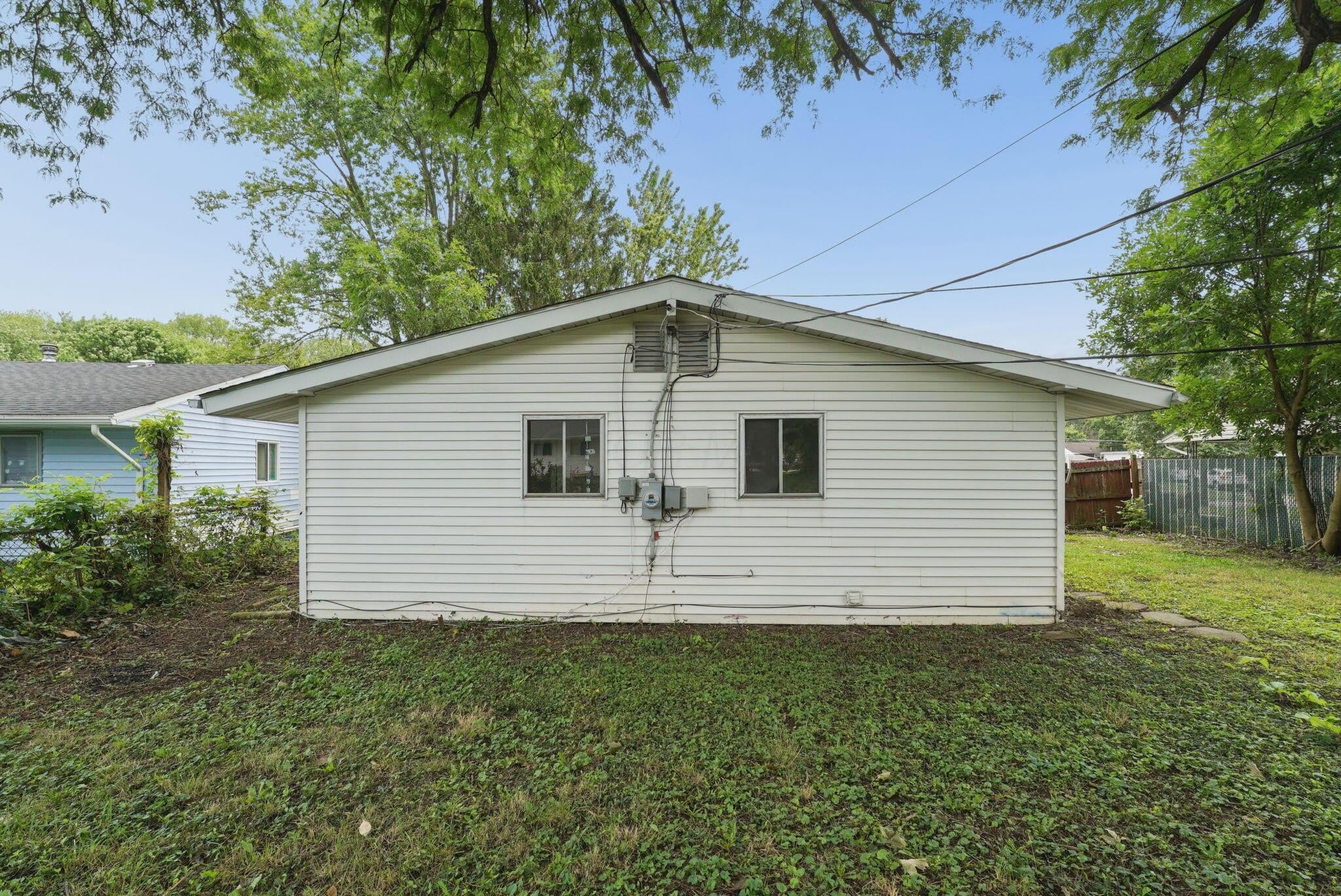 5038 Betsy Drive – photo 2