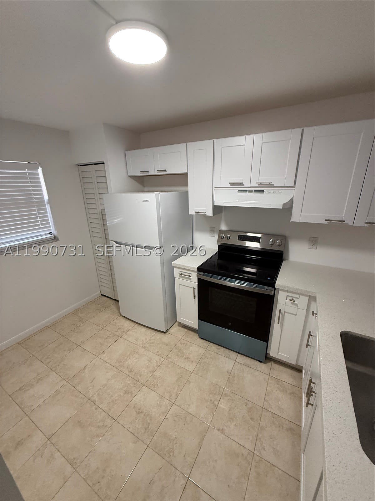 860 NE 207th Ter – photo 2