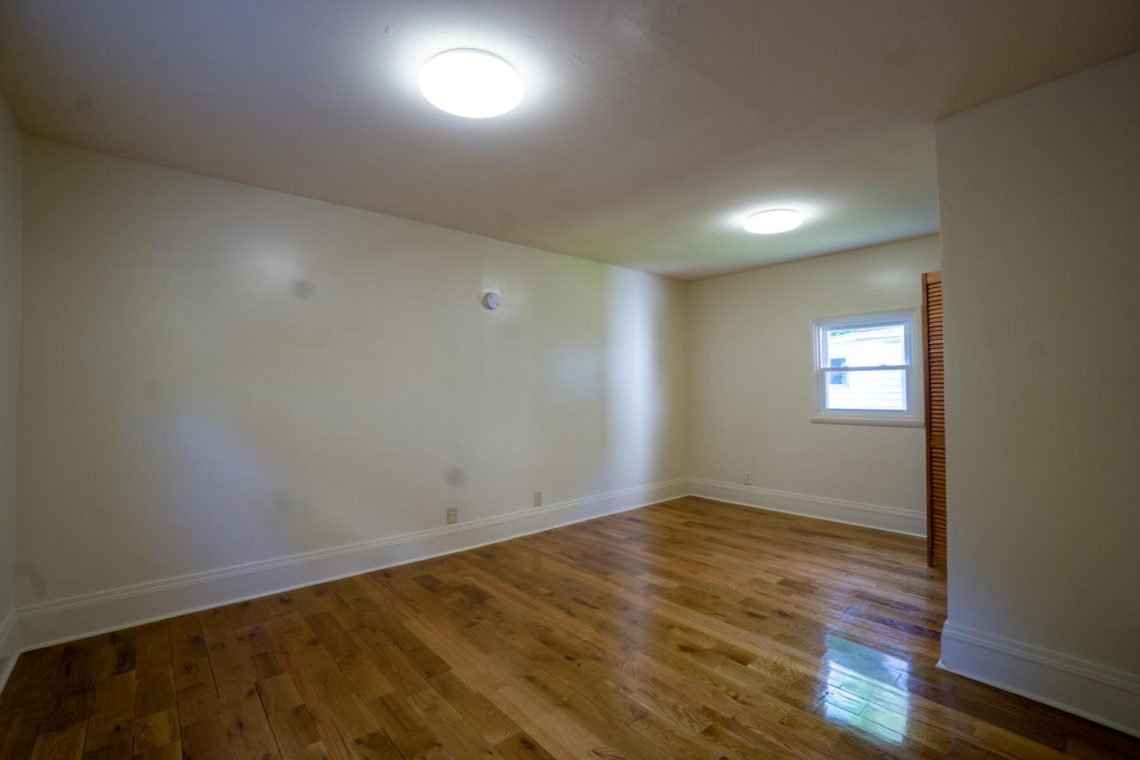 718 Livingston Ave – photo 5