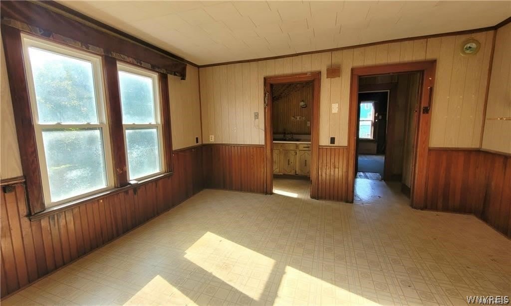 325 BOX AVE (UPPER) – photo 5