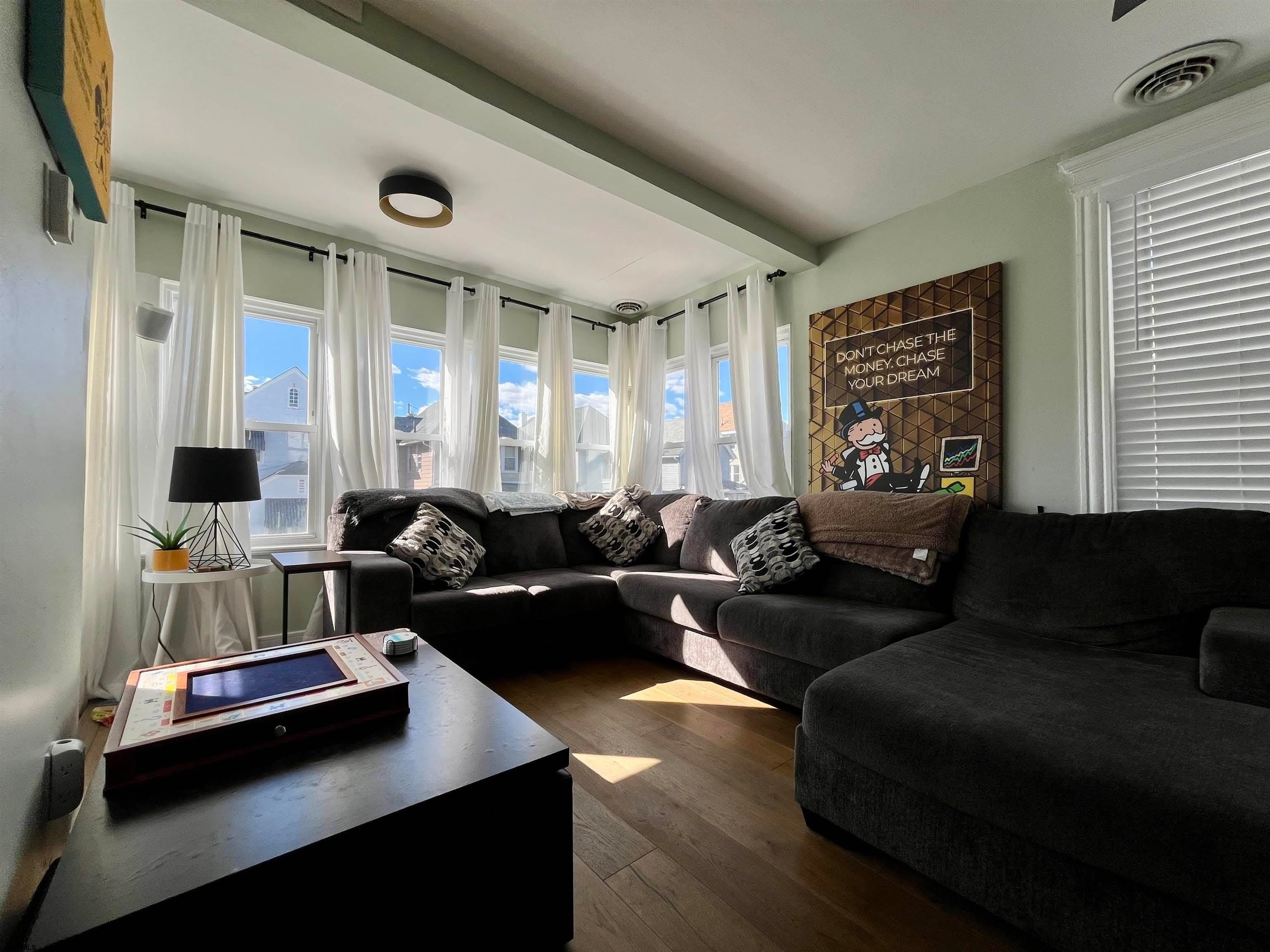 105 N Windsor Ave – photo 4