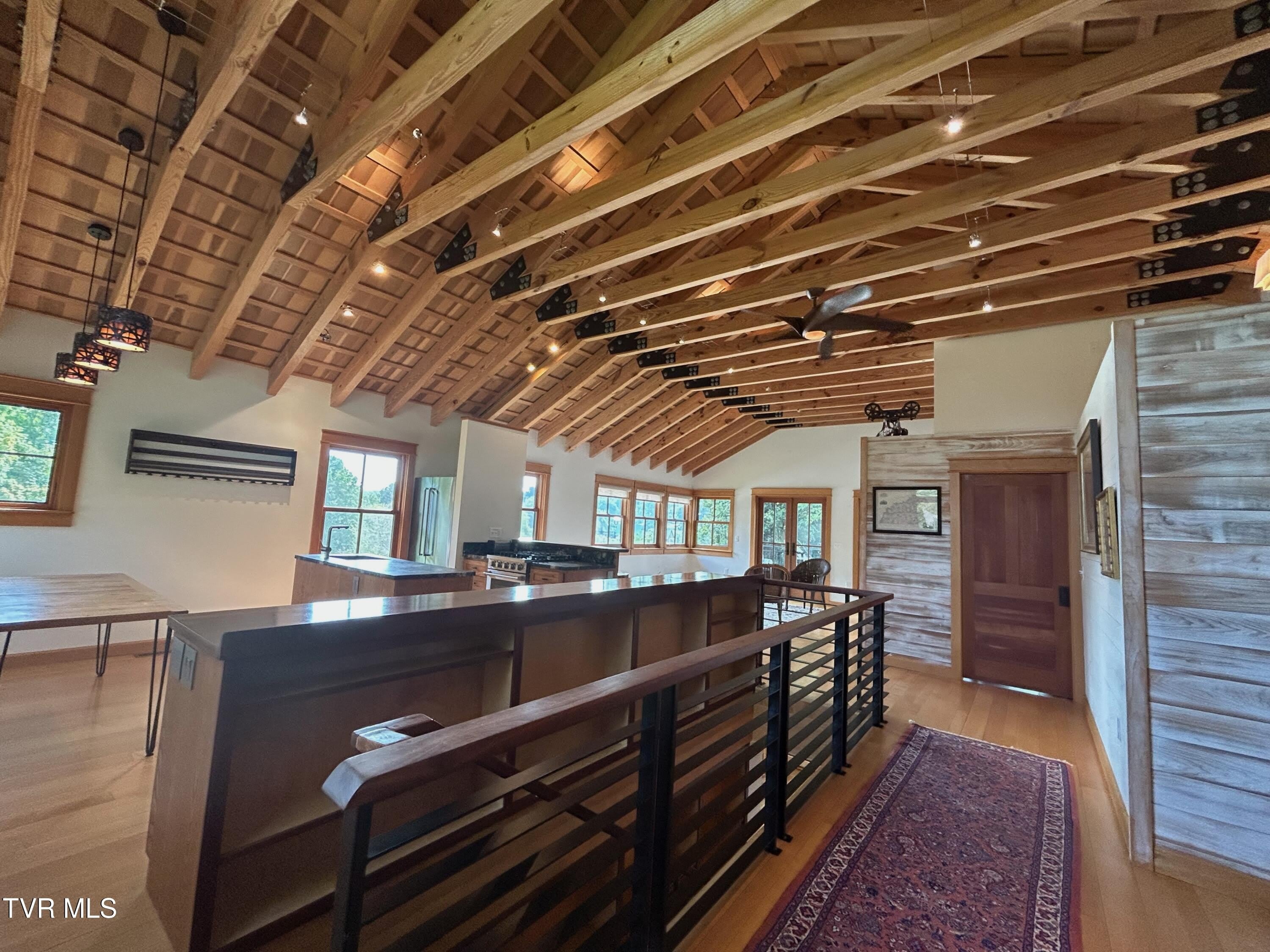 203 W College Street – photo 4