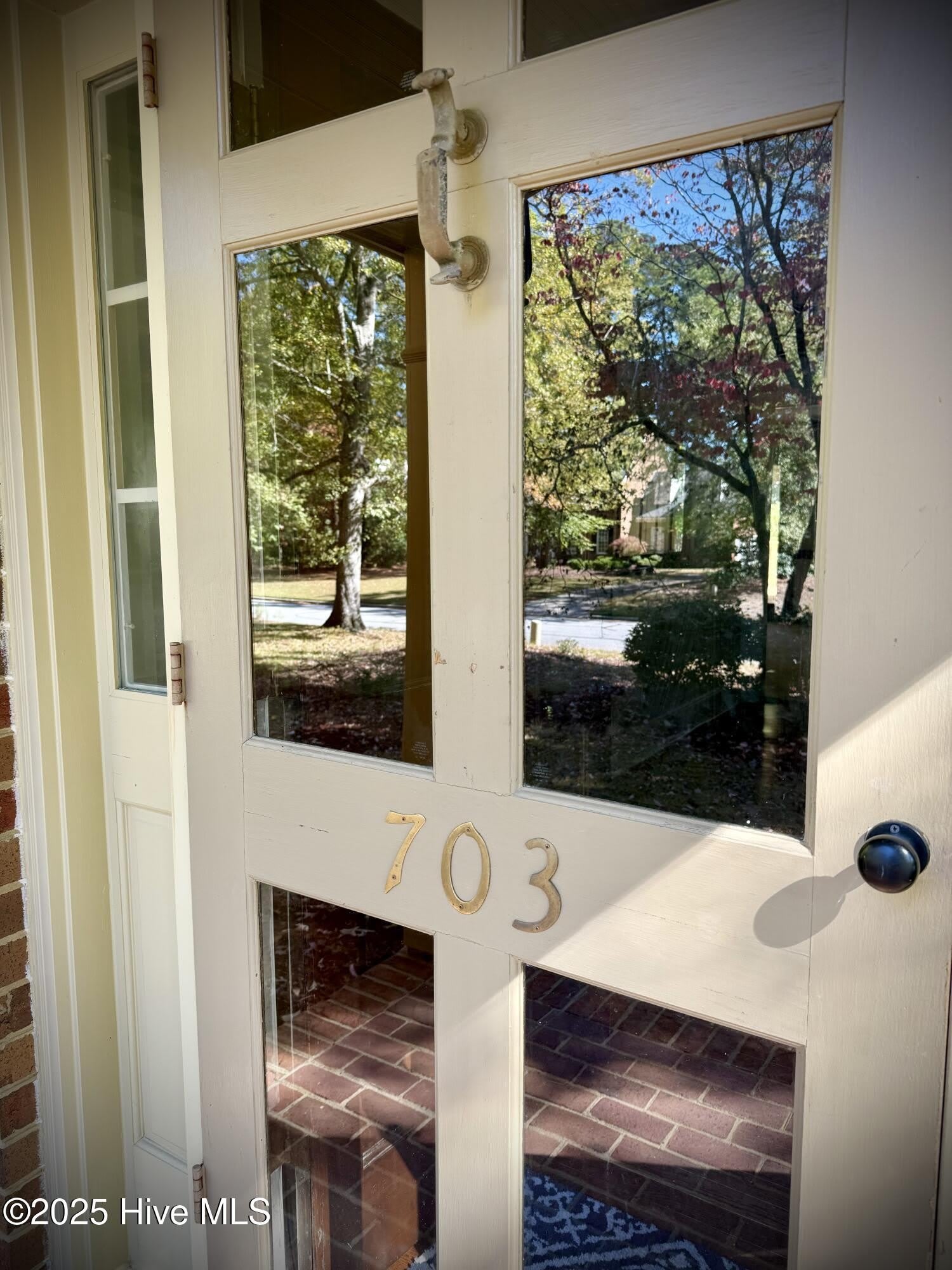 703 Daventry Drive – photo 2