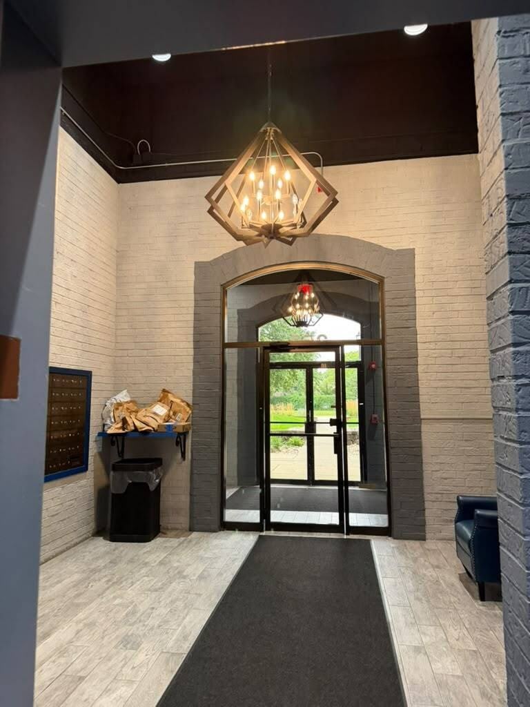 350 Plum Creek Drive – photo 2