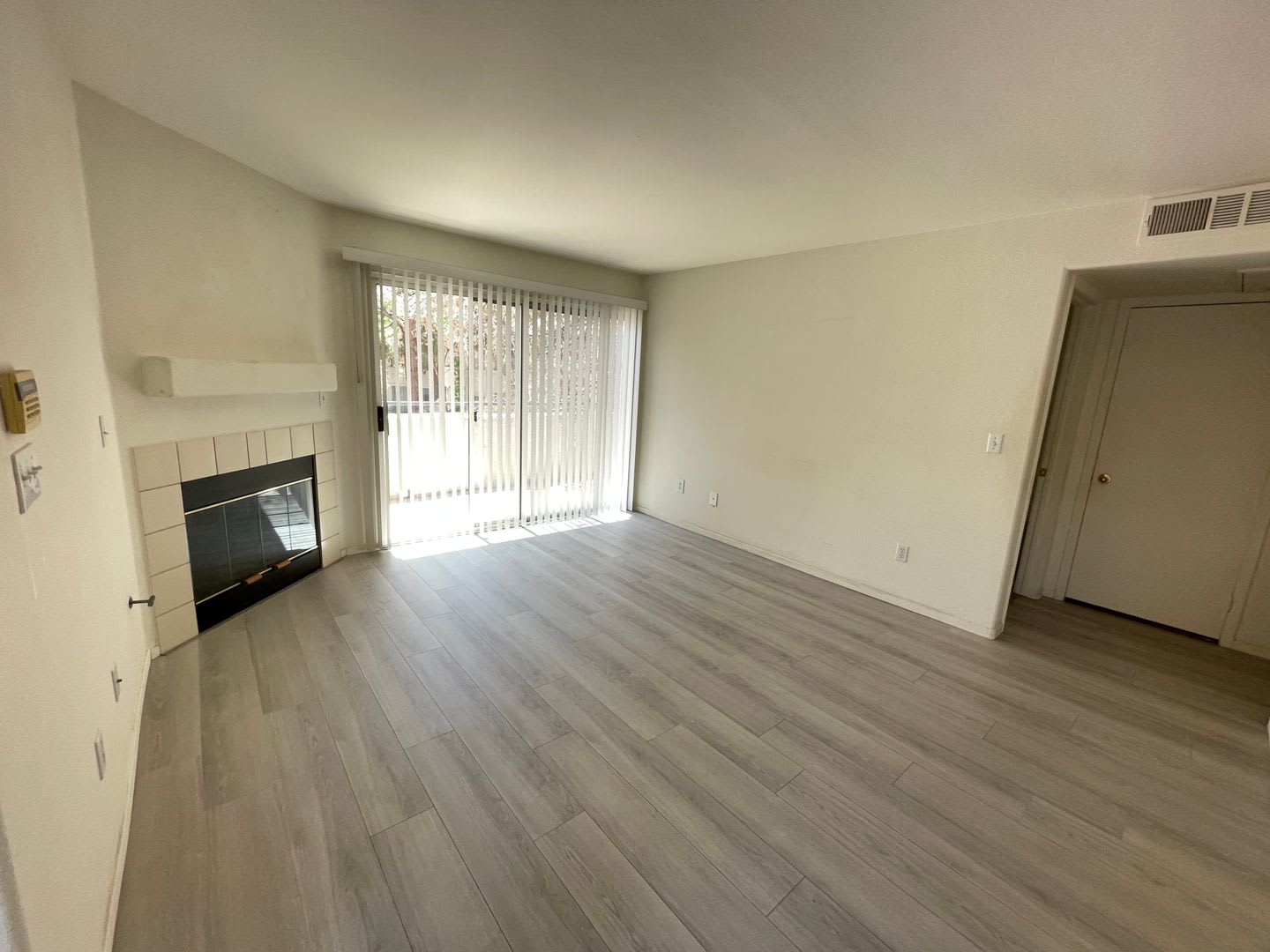 Awesome one bedroom one bath condo – photo 3