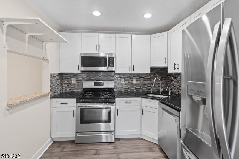 24 Amberly Ct – photo 4