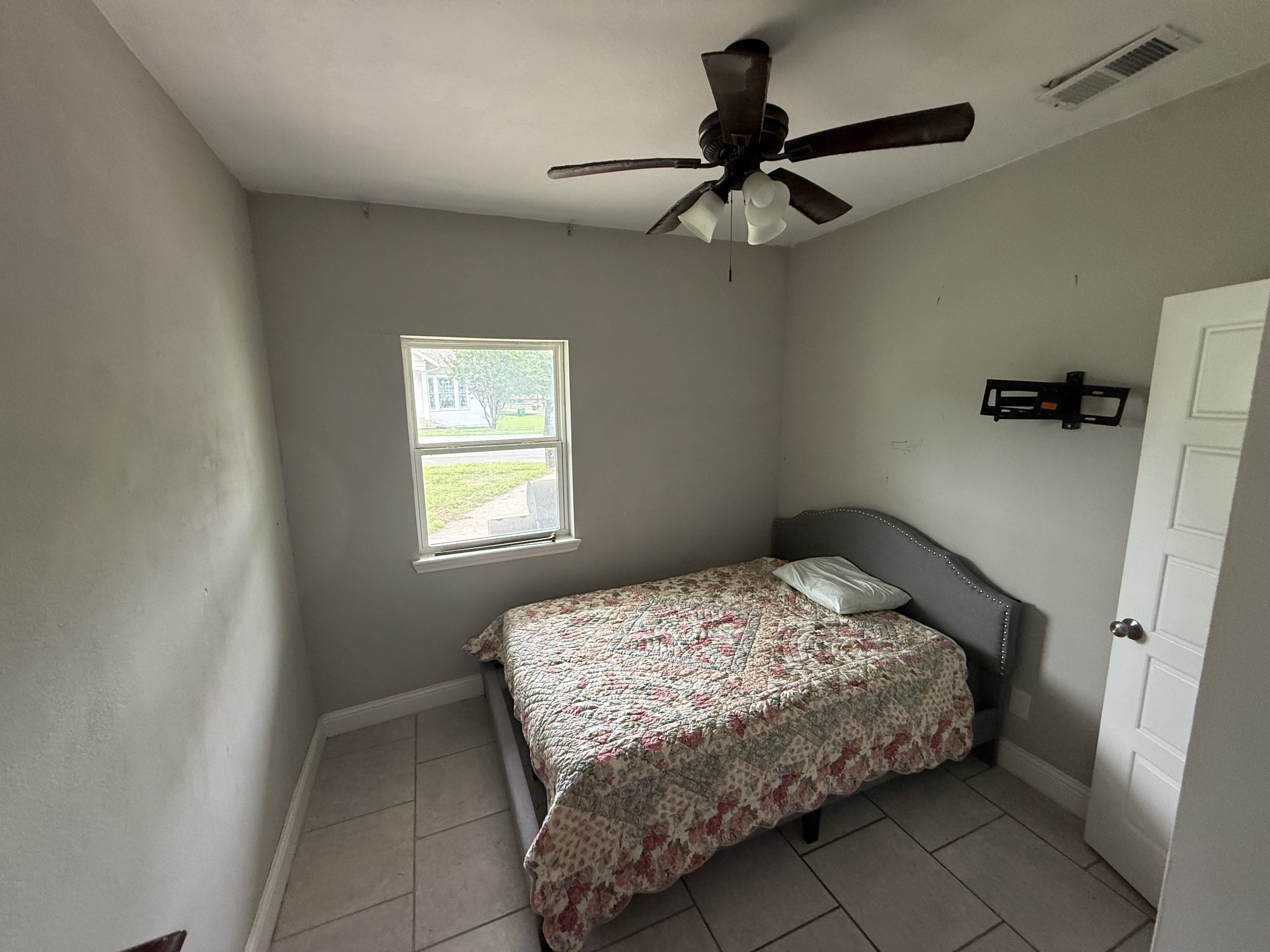 303 E 9th St – photo 3