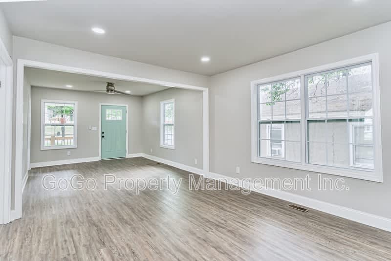 115 Sterling Street – photo 2