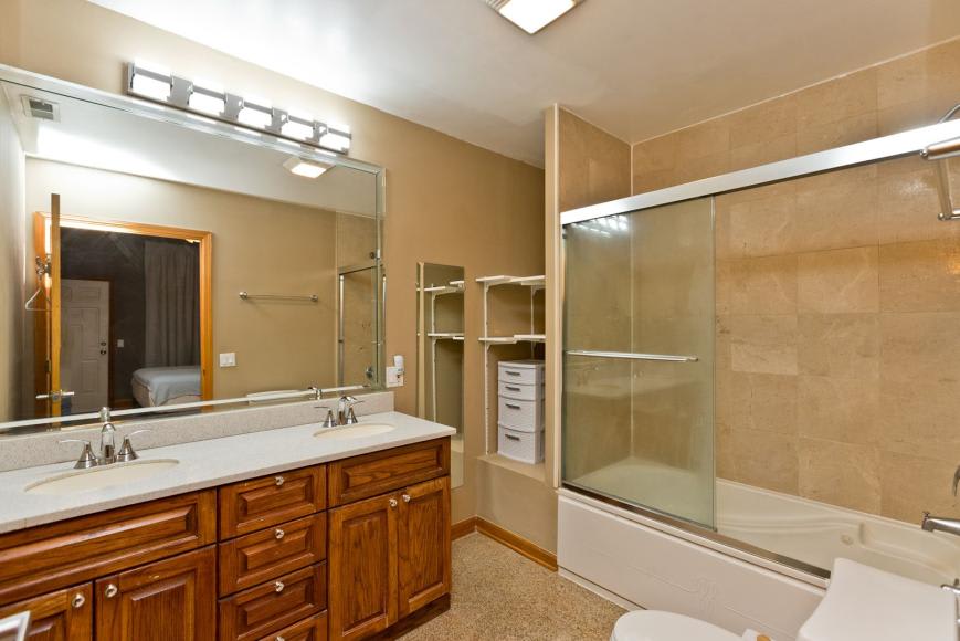 842 West Adams Street – photo 3