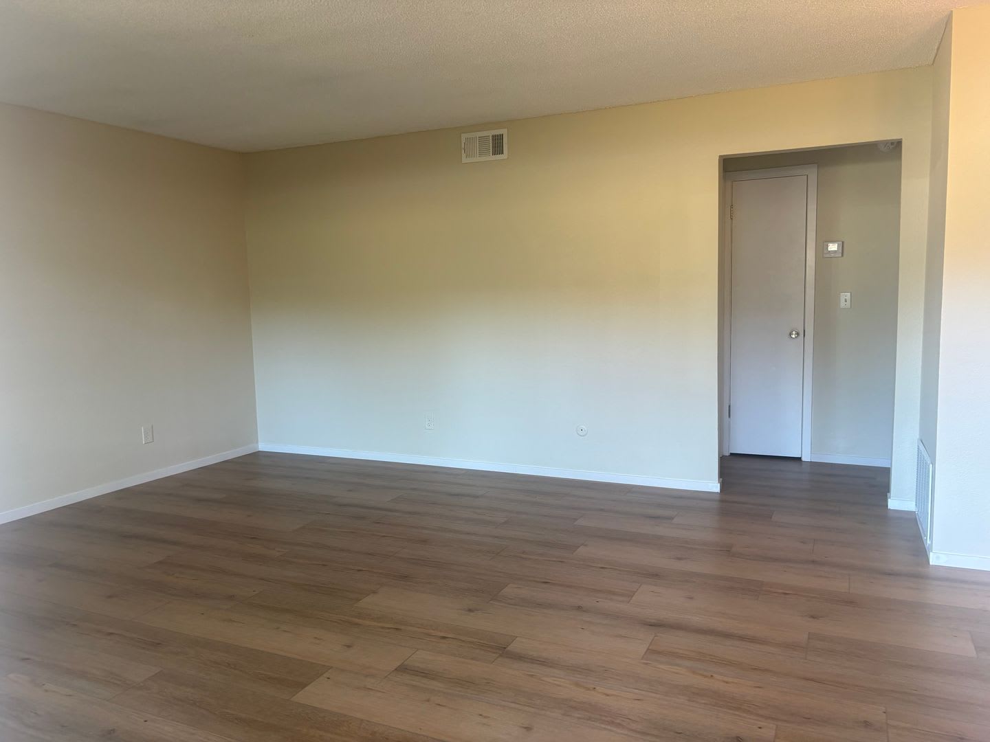 Completely Renovated Single Story 1 Unit – photo 4