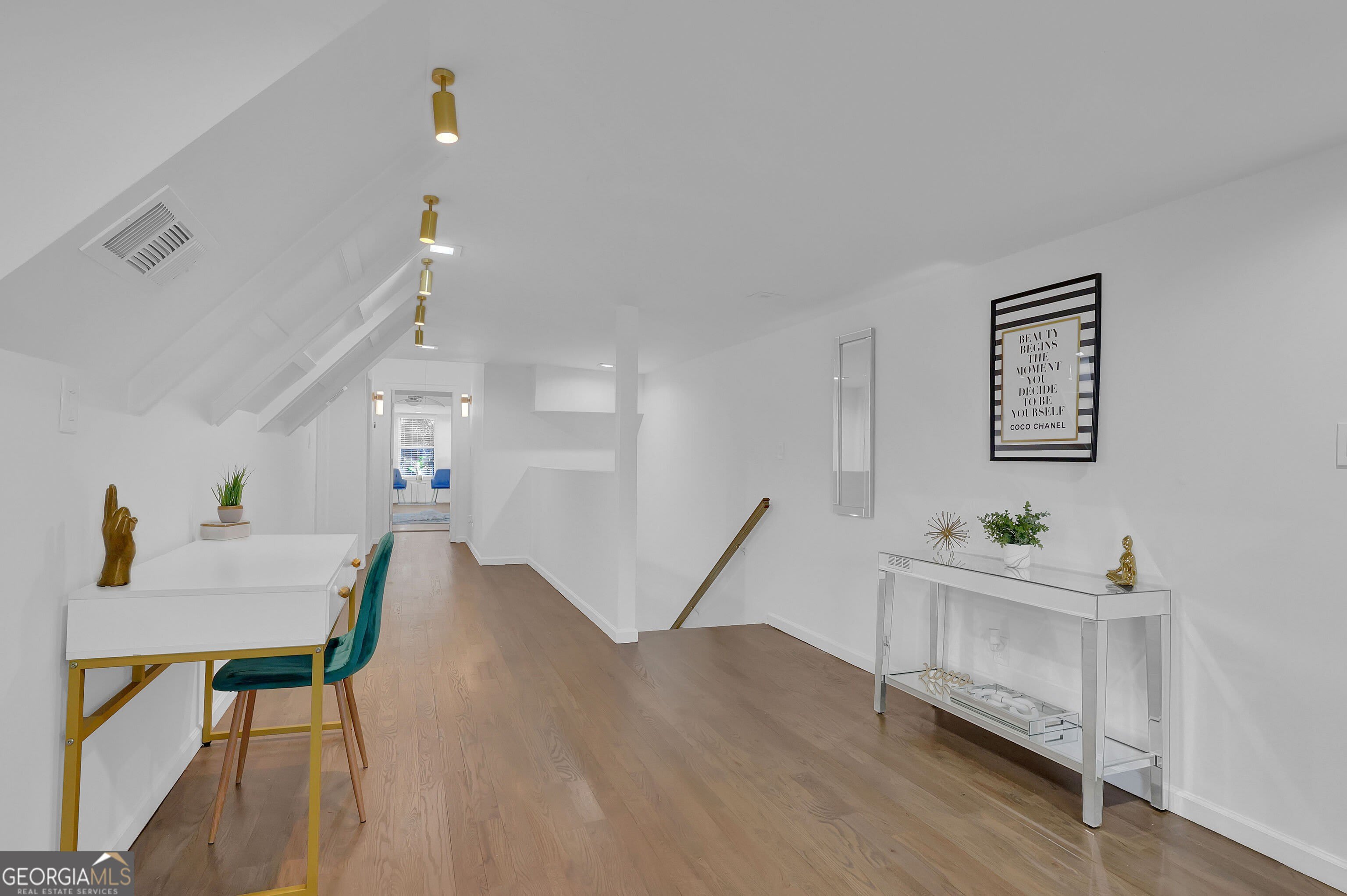 1100 Janes Lane NE – photo 3