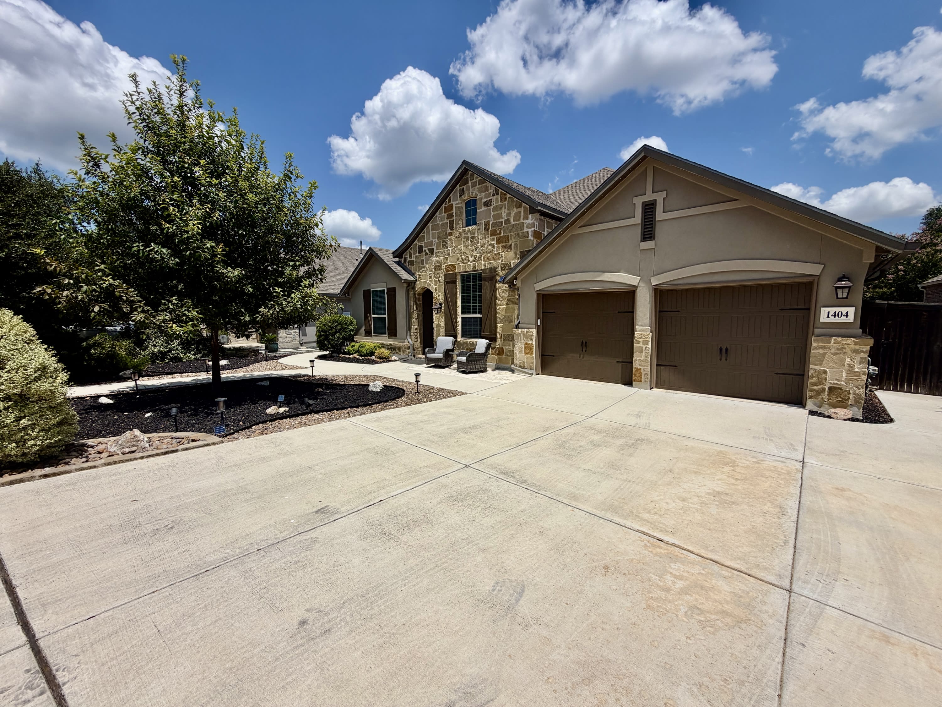 1404 Pioneer Drive – photo 3