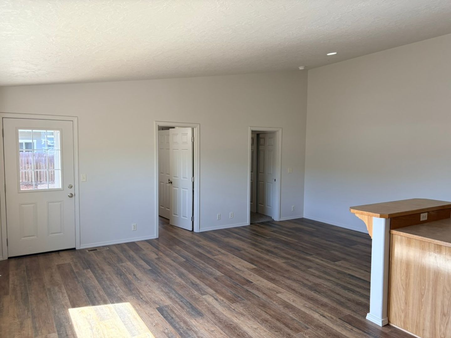 Beautifully Remodeled 3 Bedroom, 2 Bathroom Duplex with Private Yard & Attached Garage – photo 3