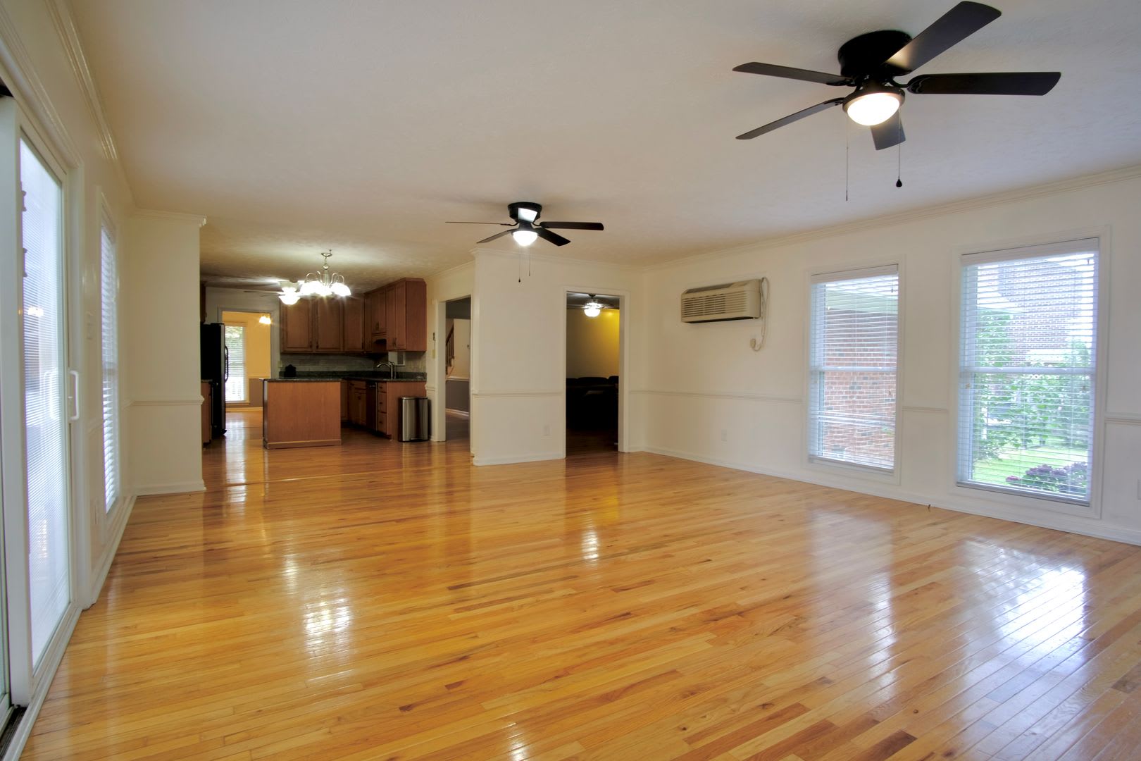 4 Bed, 3.5 Bath, Spacious Family Room, Fenced Yard in Fayetteville – photo 5