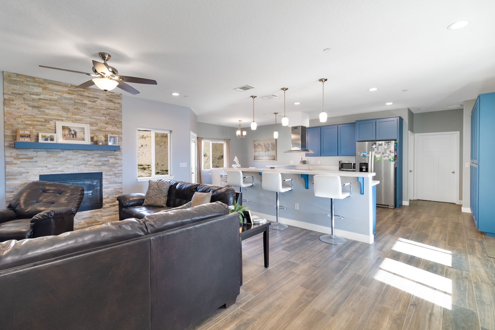 Beautiful 4 Bed 3 Bathroom – photo 2