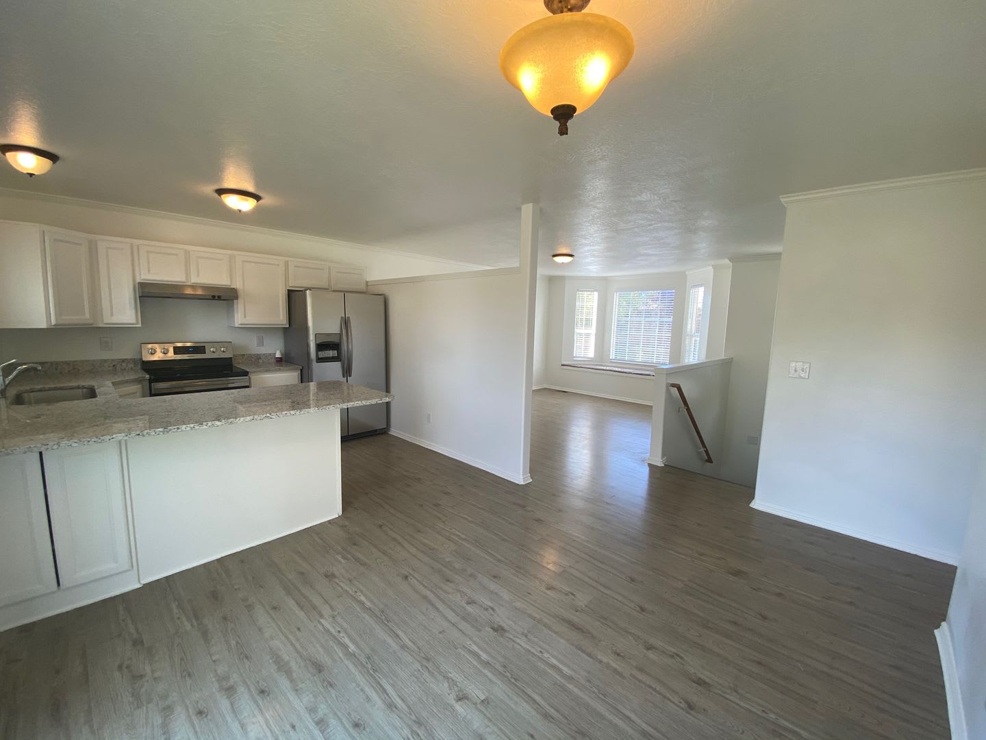 Beautiful 4 Bedroom Home In Clinton – photo 1