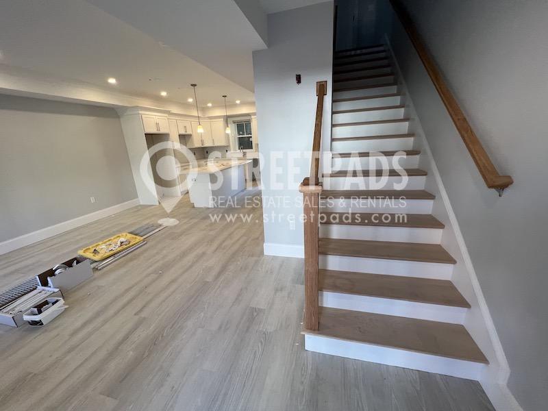 2 Oakland St. – photo 5