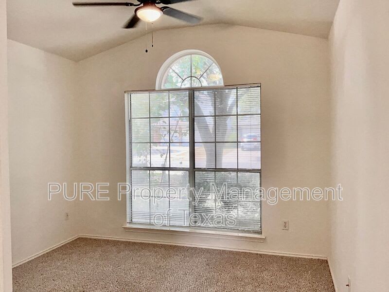 3123 Jazz St – photo 3