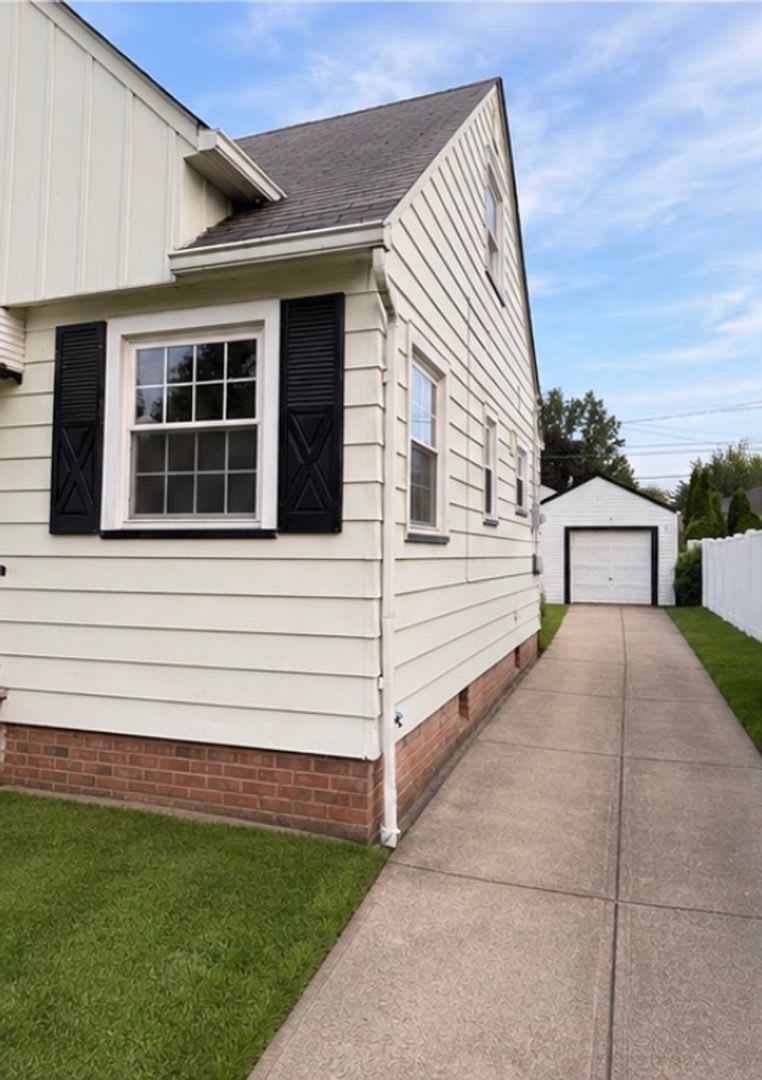 Charming 3-Bedroom Home with Garage in Parma – $1,550/Month – photo 2