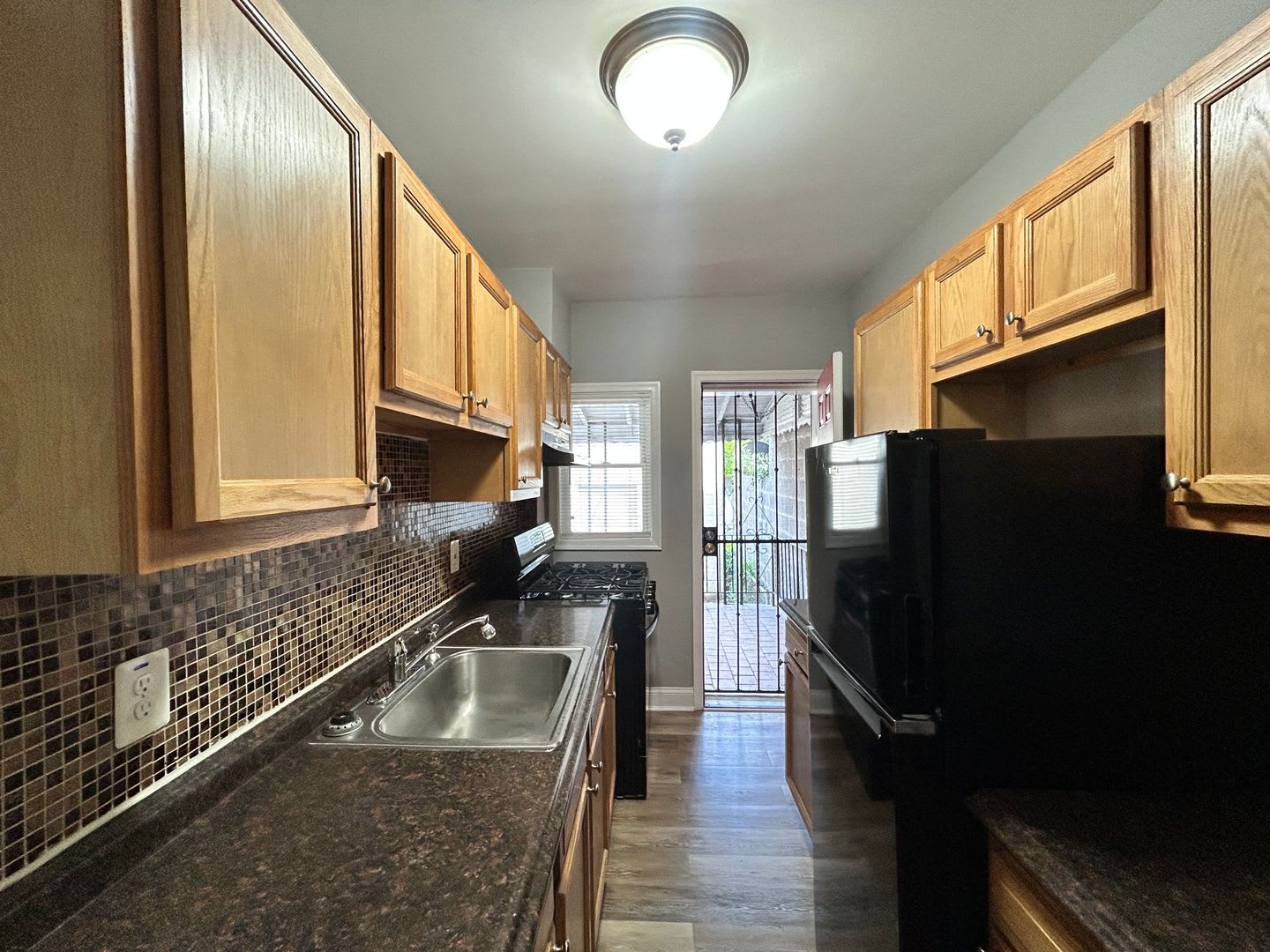 Baltimore 2 Bedrooms Den And 1 Baths Available – photo 2