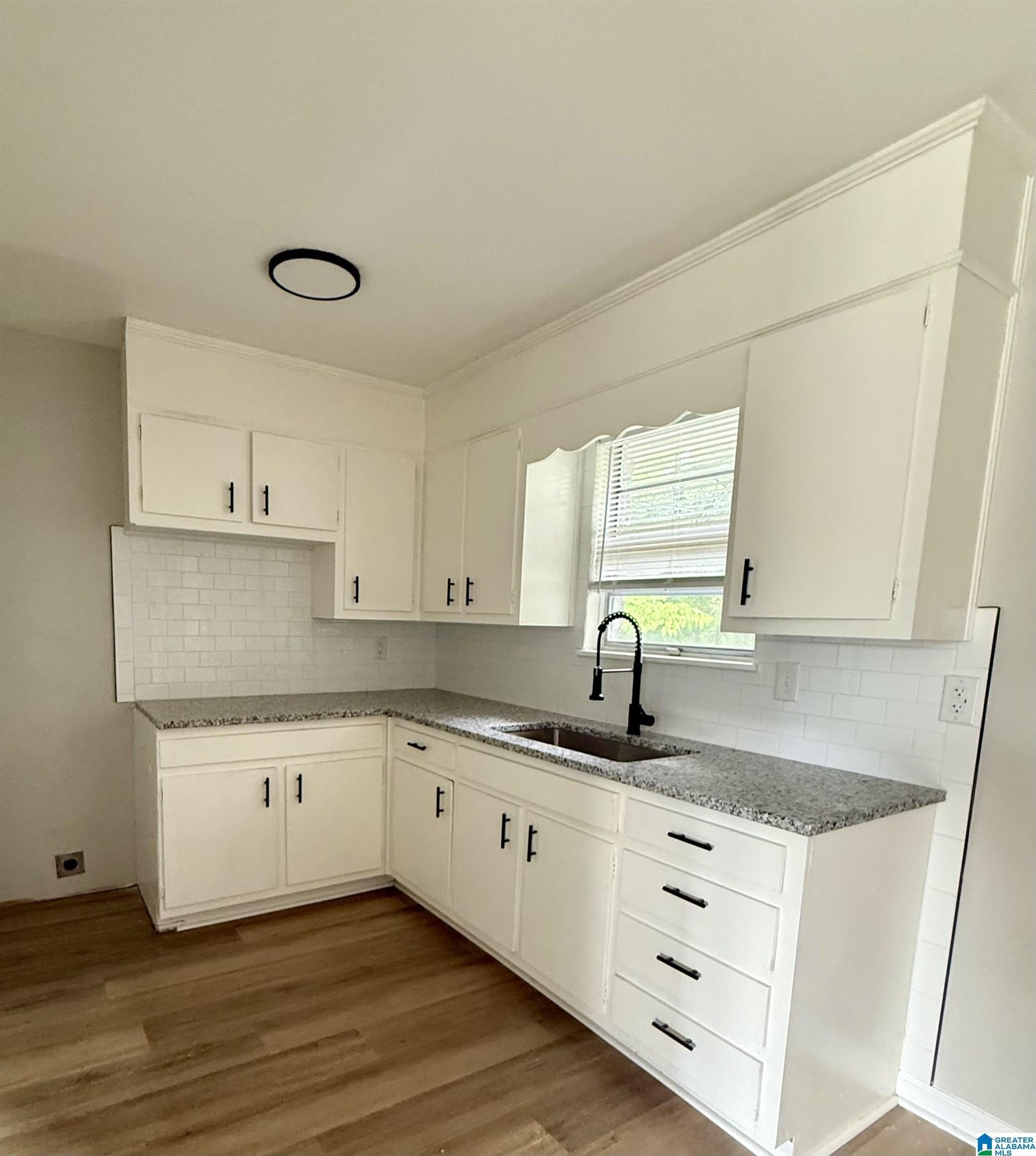 809 FAIRFAX DRIVE – photo 3