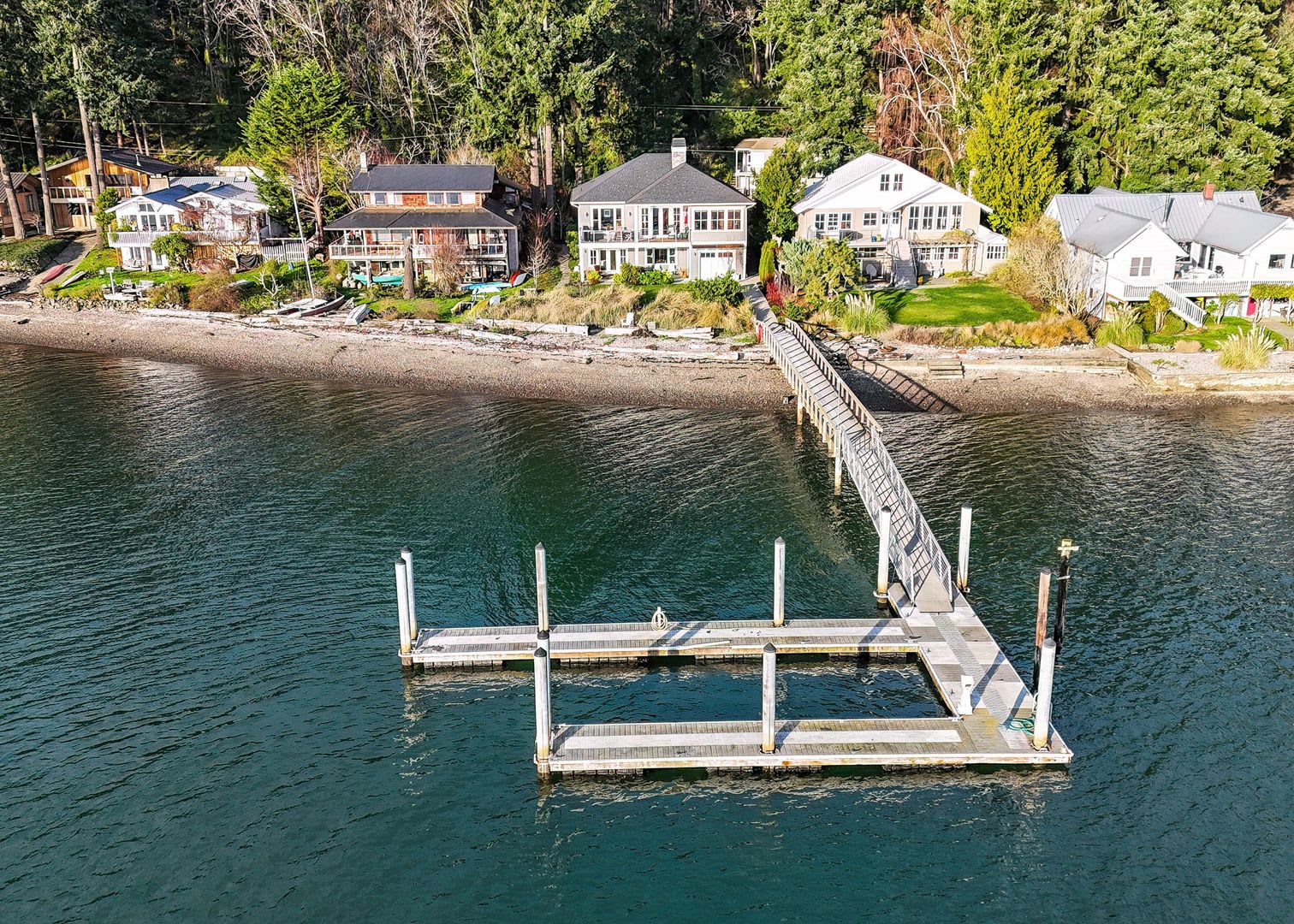 Impeccable Low Bank Bainbridge Waterfront Home With Private Dock – photo 1