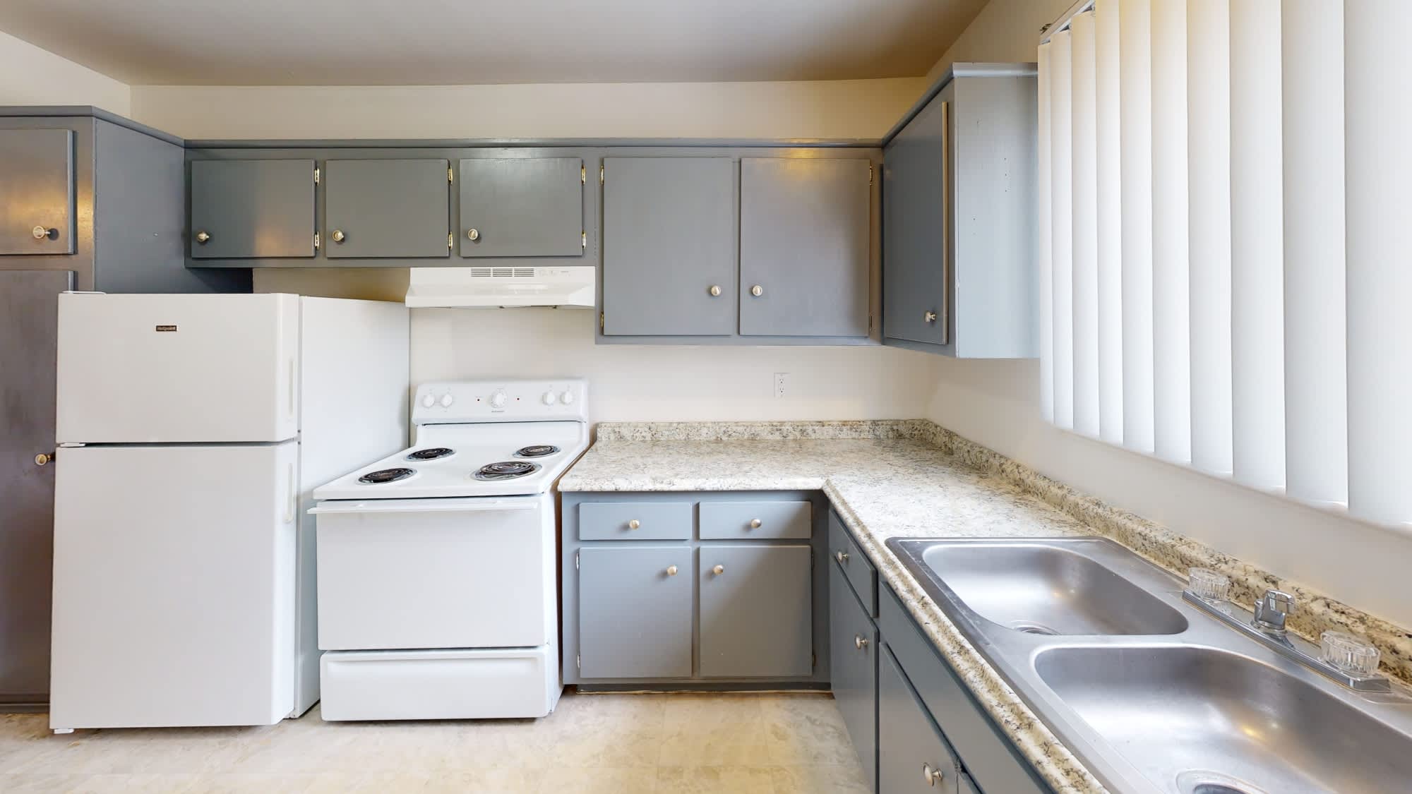 Denway Circle Apartments – photo 2