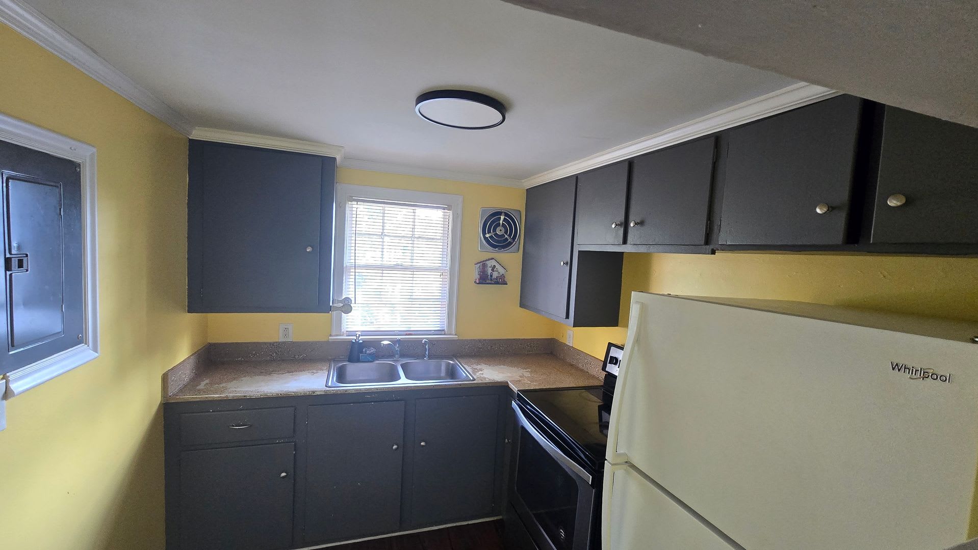 Above garage studio – photo 5