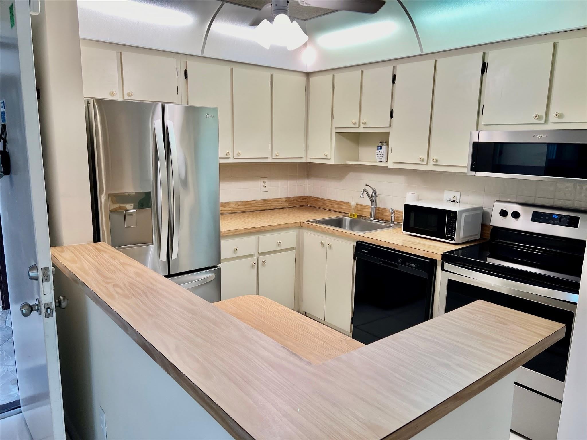 9718 S BELFORT Circle – photo 2