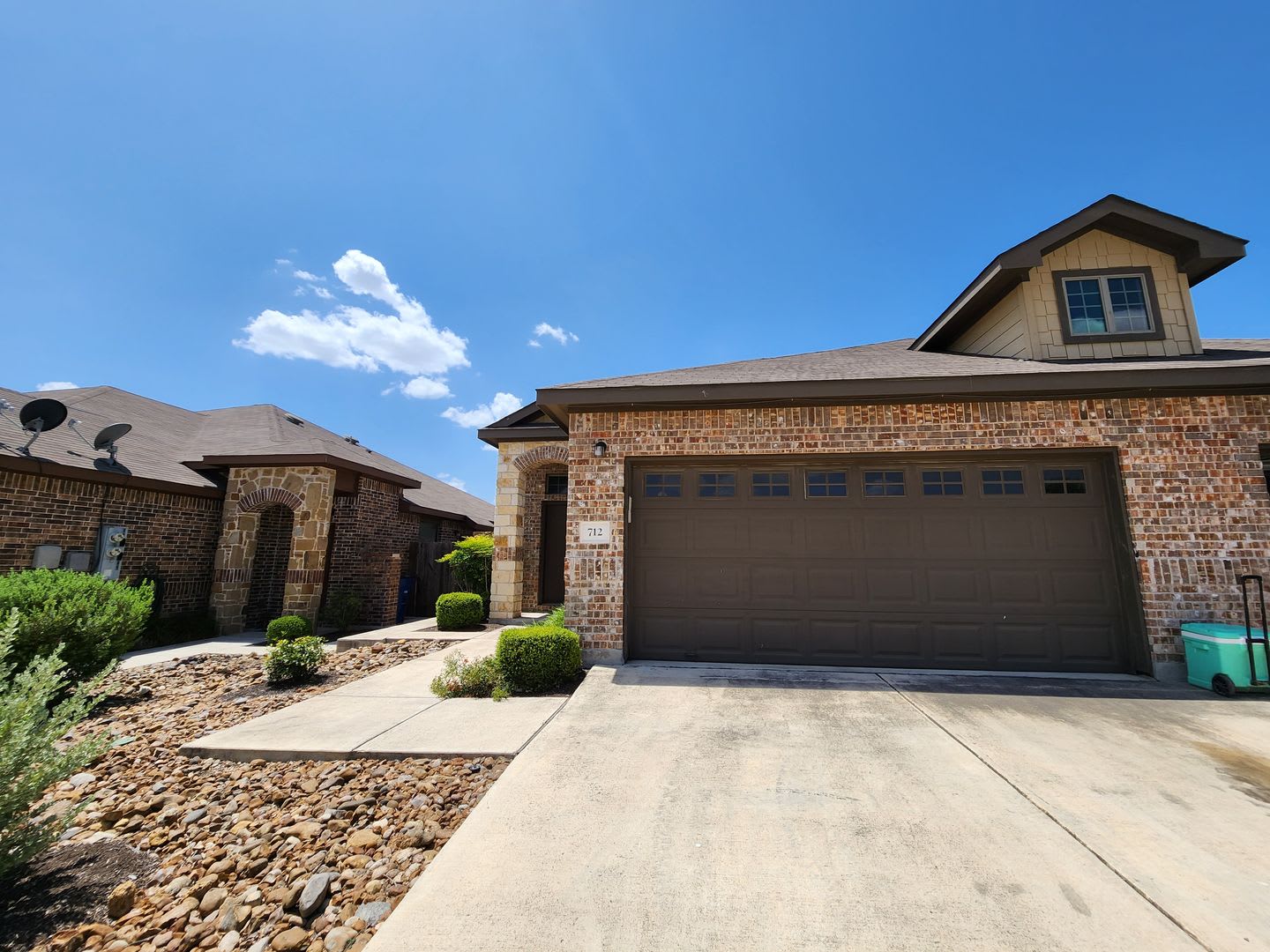 Single story duplex near Near Creekside Shopping + Entertainment! / Fenced in Backyard/ CISD – photo 2