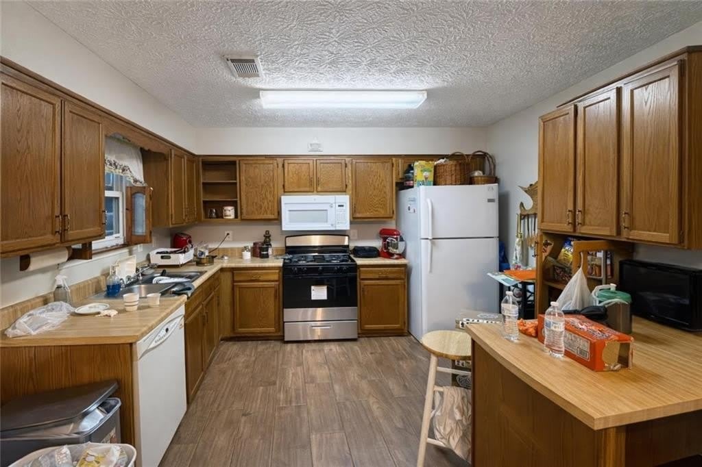 1136 Samuel Drive – photo 3