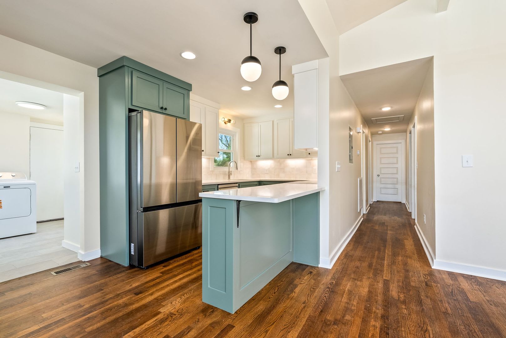 720 Harper Avenue – photo 4