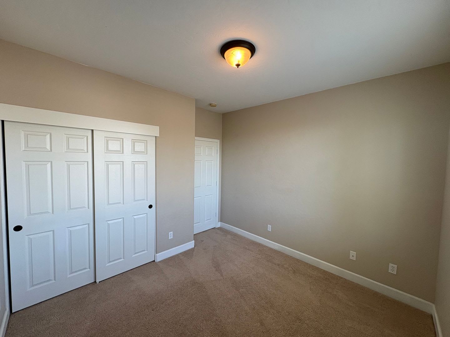Beautiful 2 Story Home Available Now! – photo 4