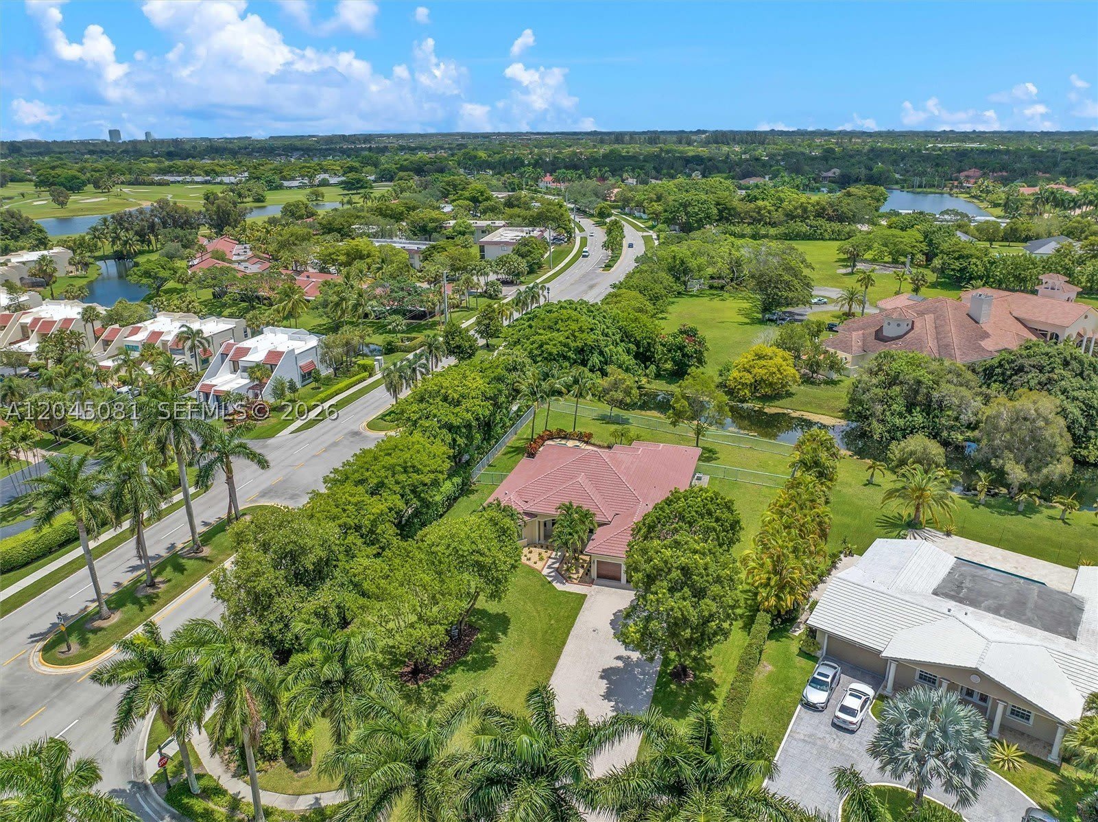 16310 Paddock Ln – photo 2