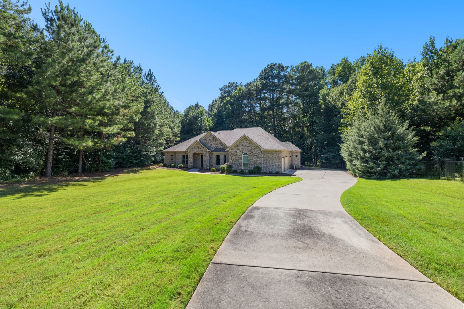 4Br Estate Home On 2 5 Acres Near Trilith – photo 3