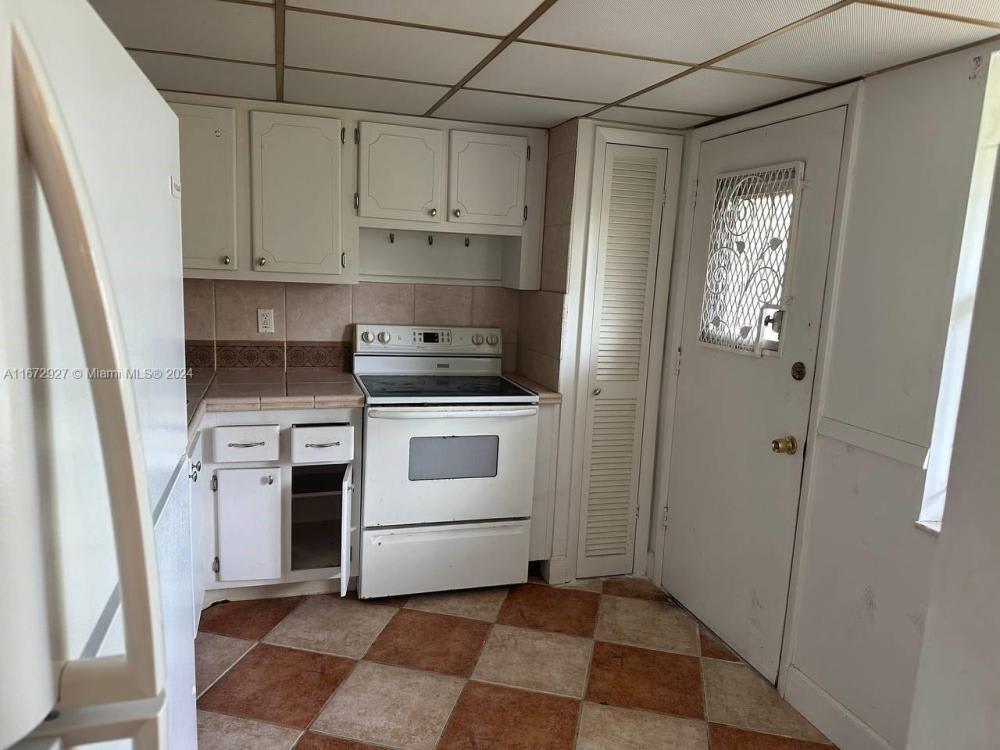 1351 NE 191st St – photo 3