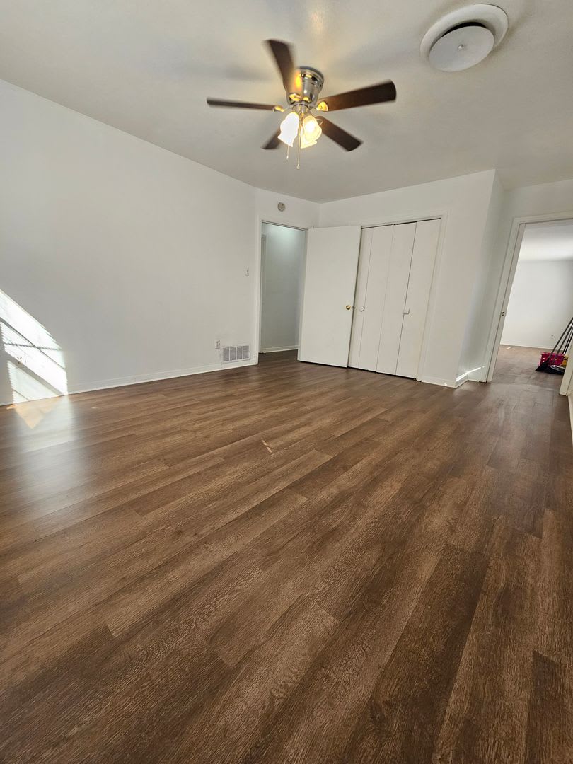 309 CRYSTAL DR. AVAILABLE NOW! – photo 5