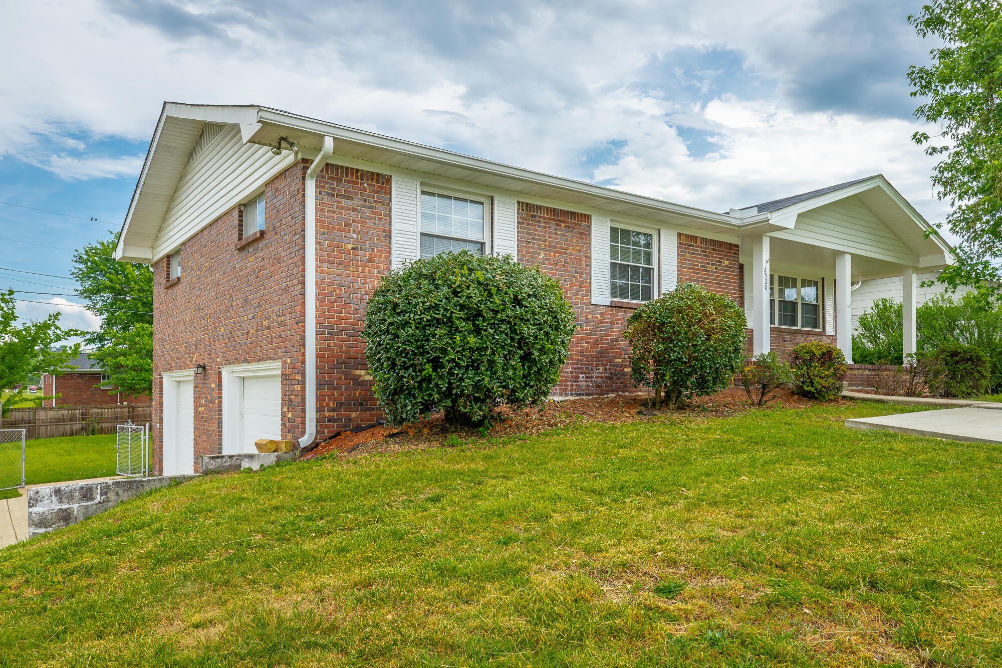 2520 Sharron Drive – photo 3