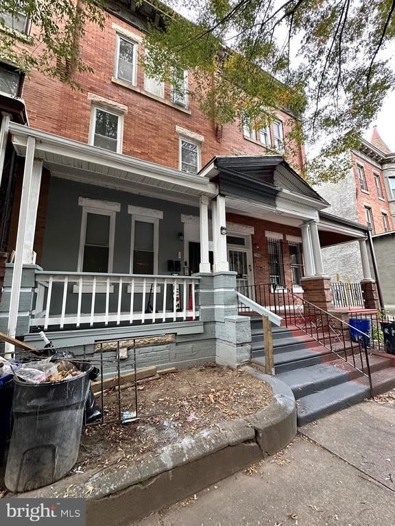 2258 North Park Avenue – photo 1
