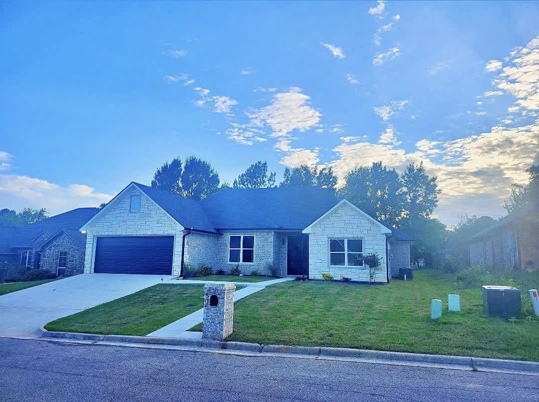805 Woodridge Cir – photo 3