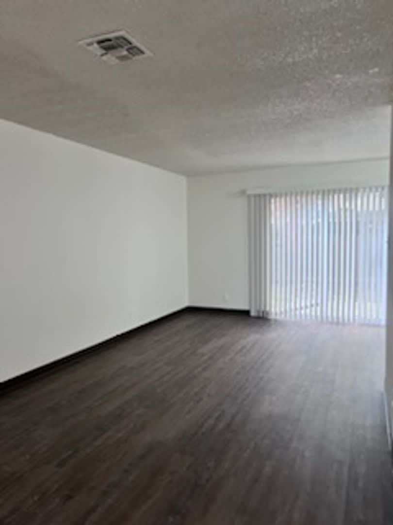 261 W Alexander Ave, Merced – photo 3