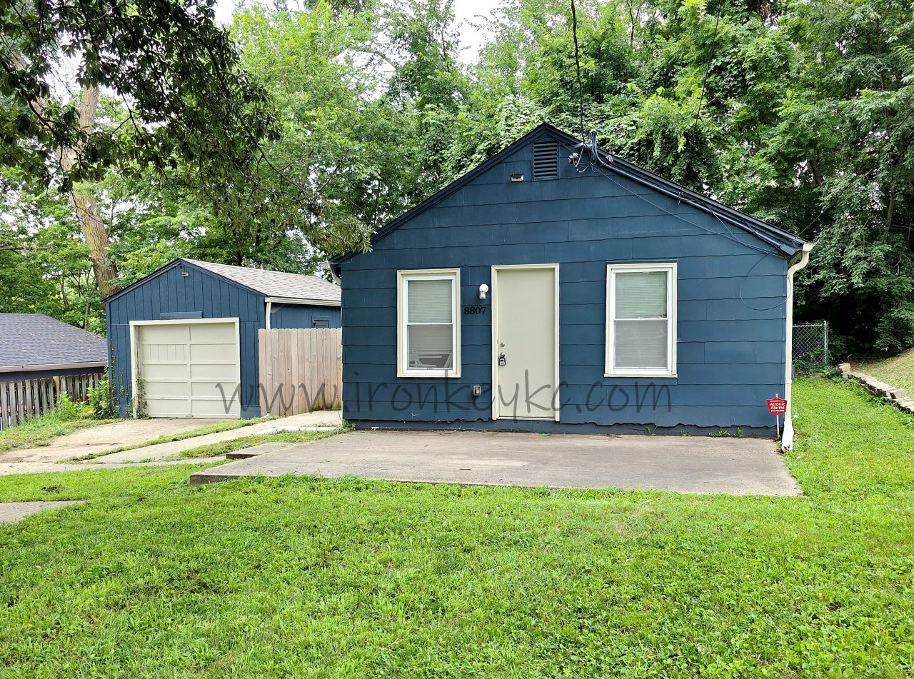 8807 East 49th Street – photo 1
