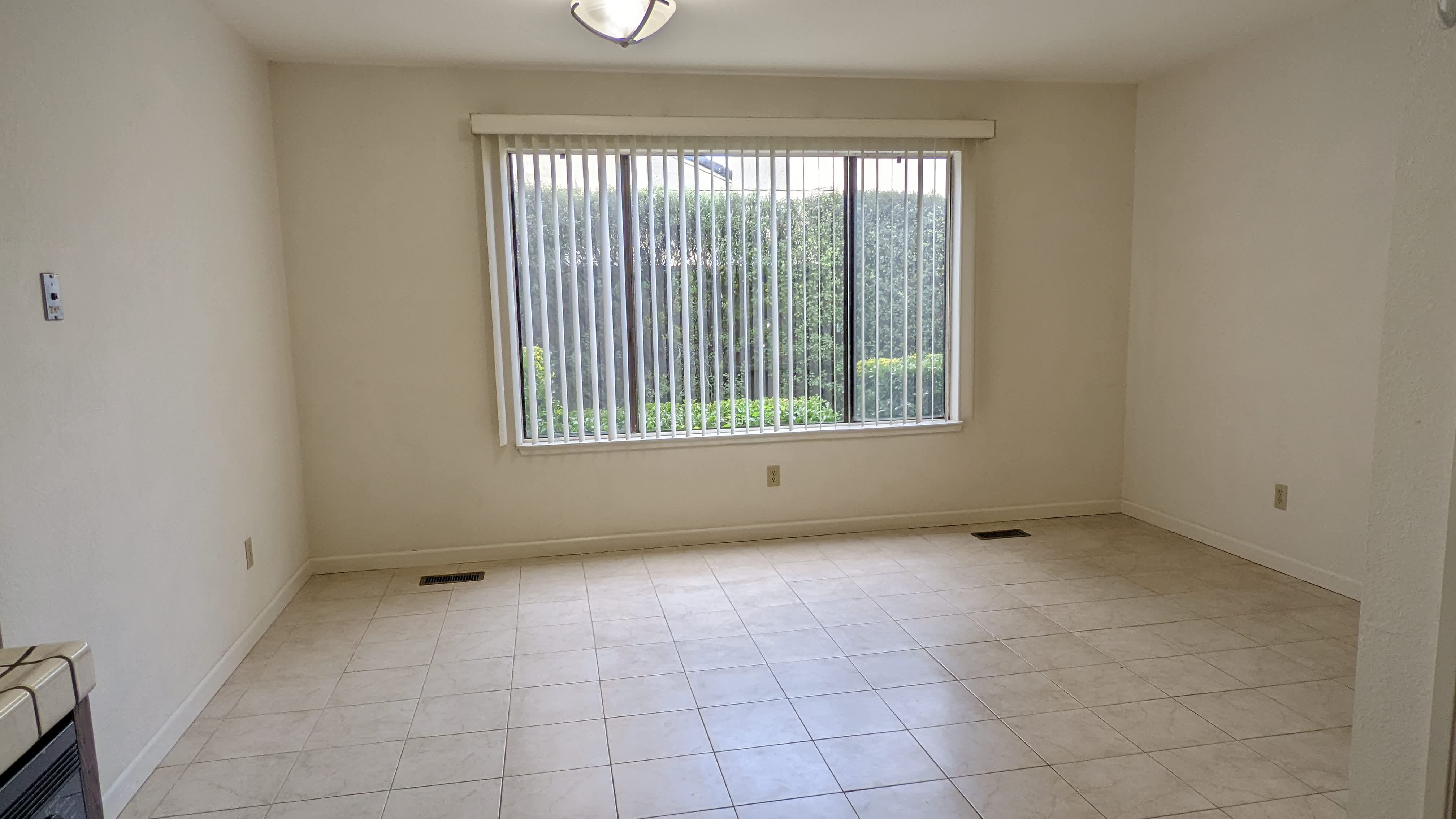 949 Courtland Court – photo 4