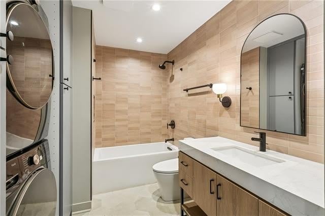 814 HOWARD Avenue – photo 2