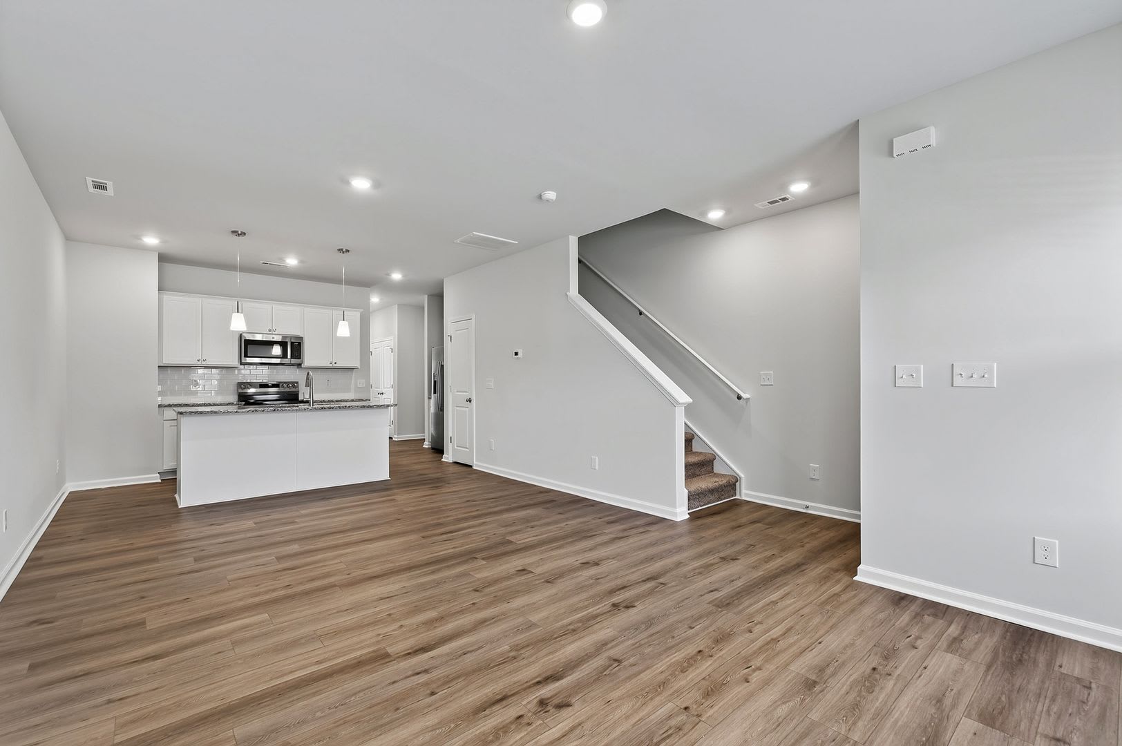 Charming 3-Bedroom Townhome in Renaissance at White Oak! – photo 5