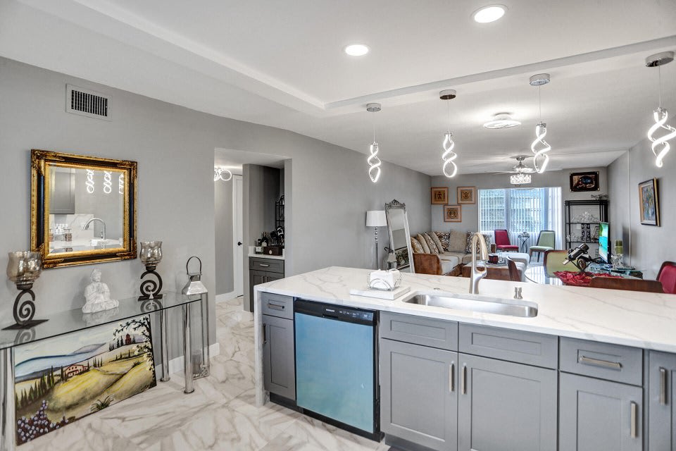 130 Northeast 26th Avenue – photo 2