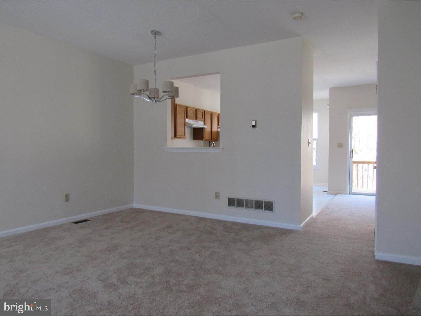 421 WOODSTOCK Lane – photo 3